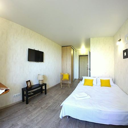 54A Tselinogradskaia Str At Alekseevka Underground Harkiv Dış mekan fotoğraf