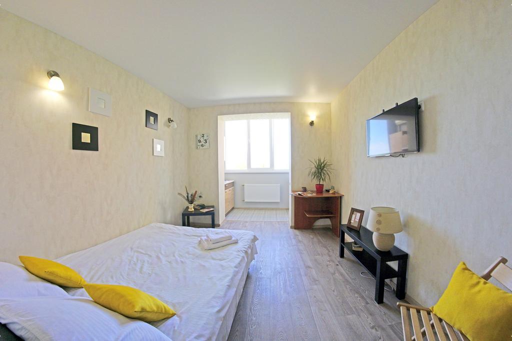 54A Tselinogradskaia Str At Alekseevka Underground Harkiv Dış mekan fotoğraf