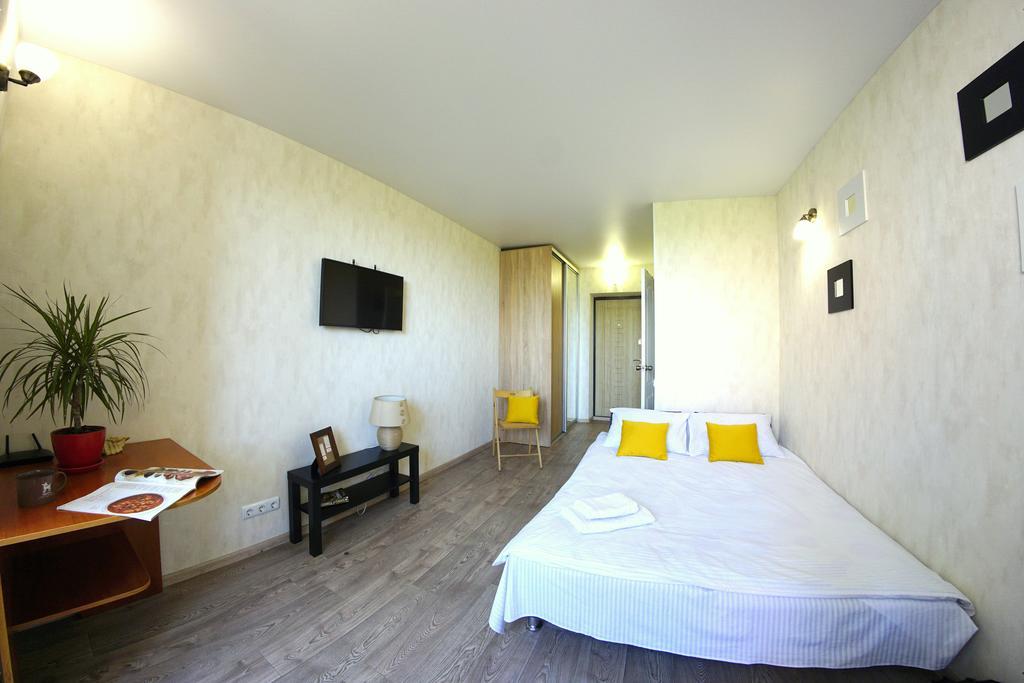 54A Tselinogradskaia Str At Alekseevka Underground Harkiv Dış mekan fotoğraf