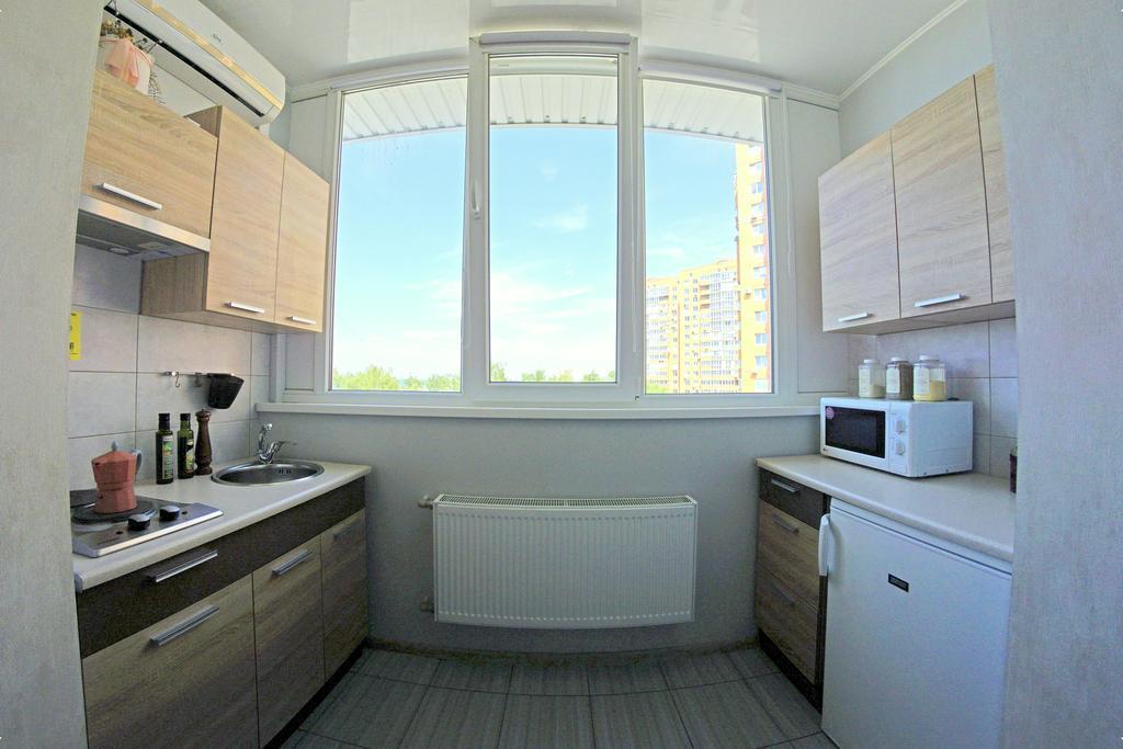 54A Tselinogradskaia Str At Alekseevka Underground Harkiv Dış mekan fotoğraf