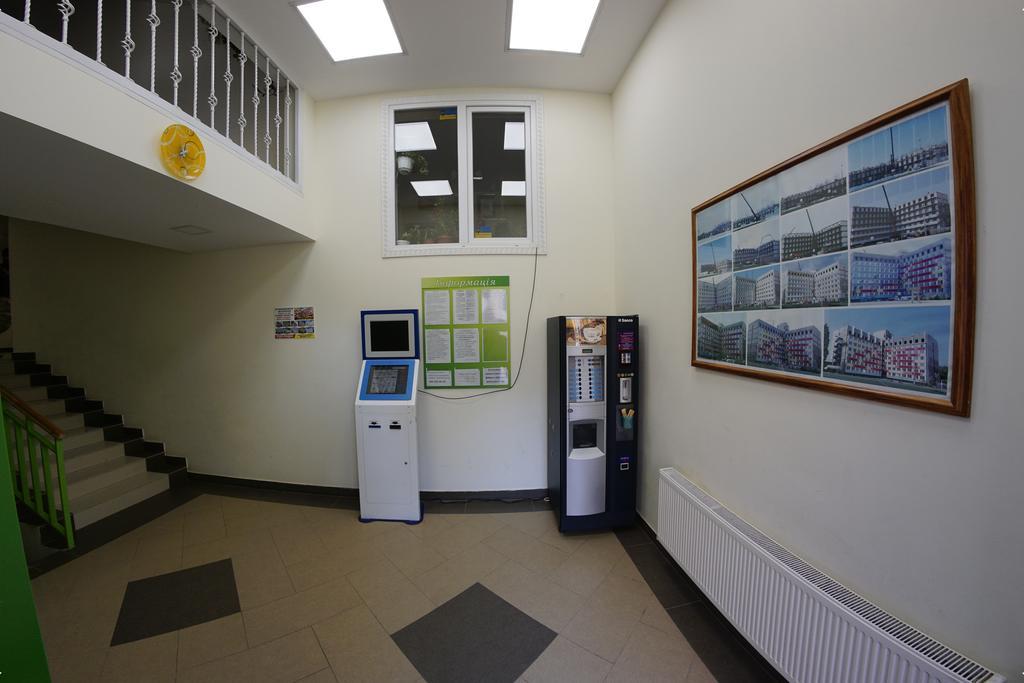 54A Tselinogradskaia Str At Alekseevka Underground Harkiv Dış mekan fotoğraf